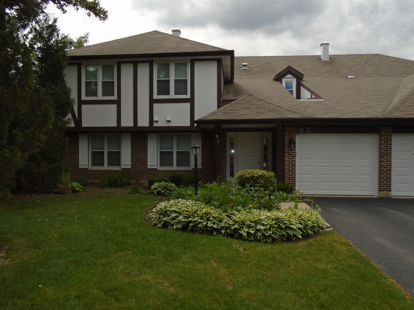 Property Photo:  183 Hemingway Court 183  IL 60061 