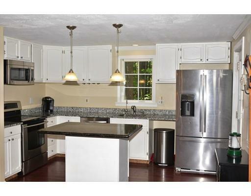 Property Photo:  6 Uncas Brook Row  MA 02038 