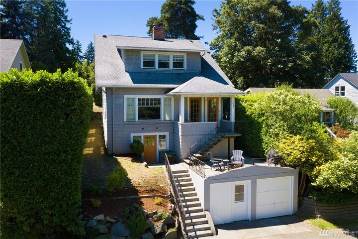 Property Photo:  6047 6th Ave NE  WA 98115 