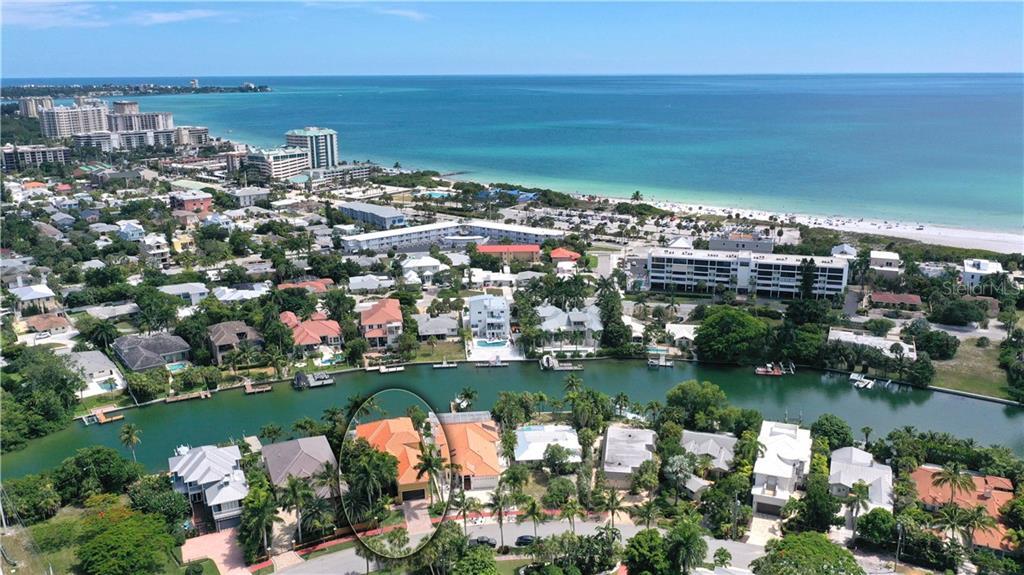 Property Photo: 323 S Washington Drive FL 34236