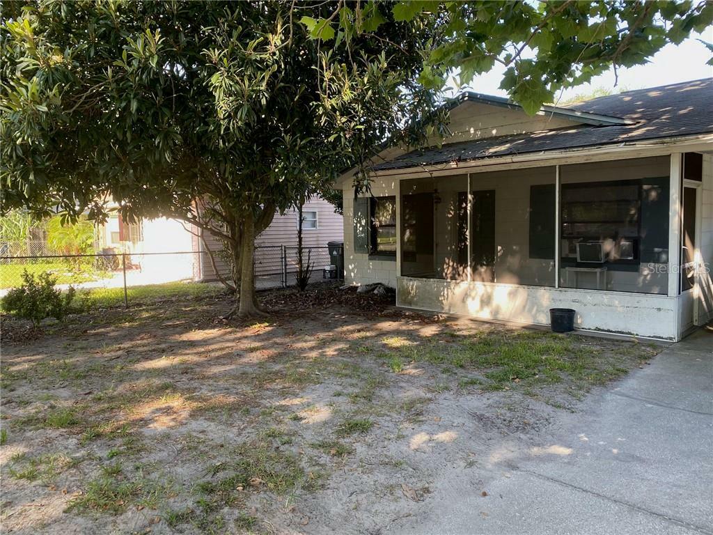 Property Photo:  704 N Lakewood Avenue  FL 34761 