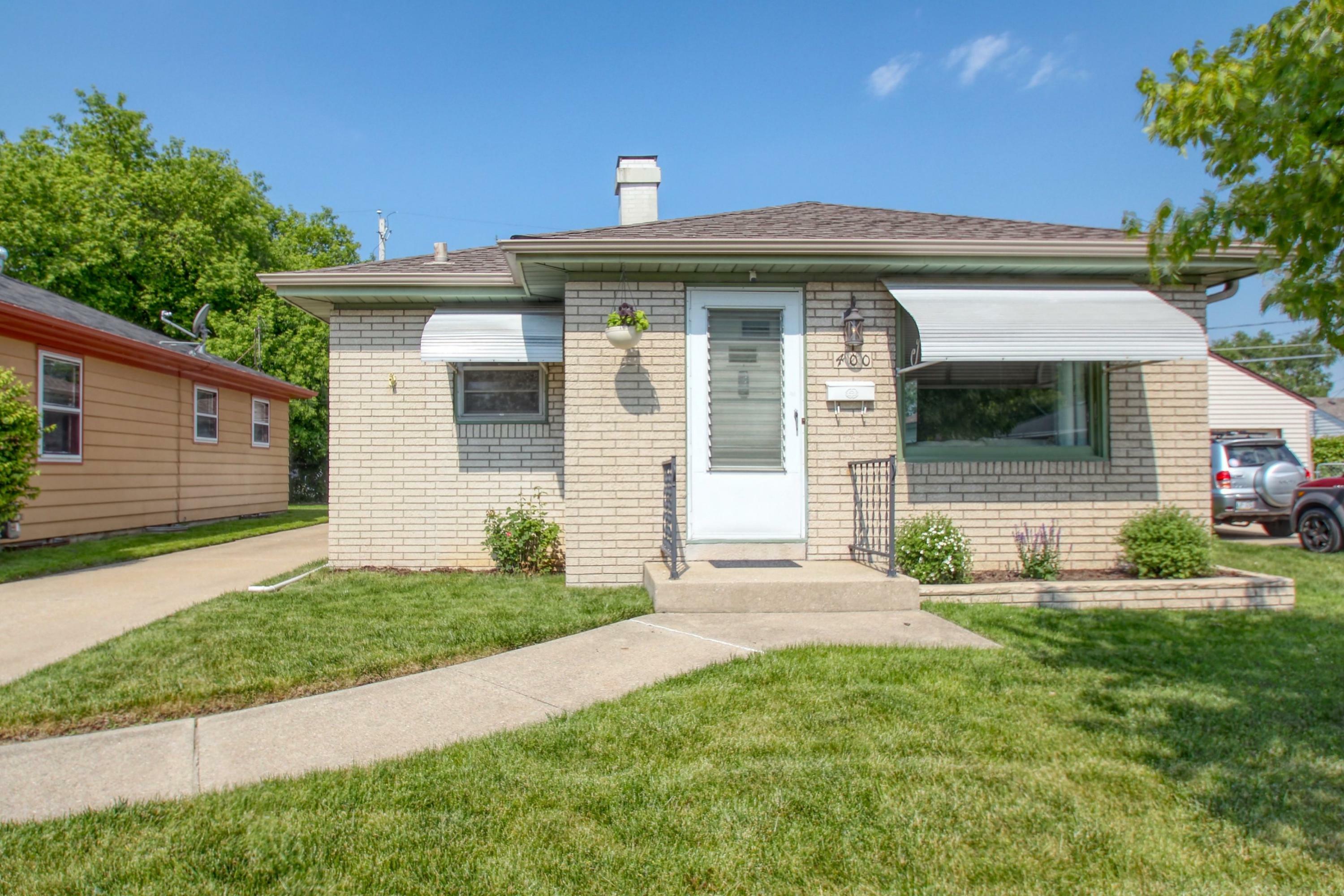 Property Photo: 400 Mertens Ave WI 53405