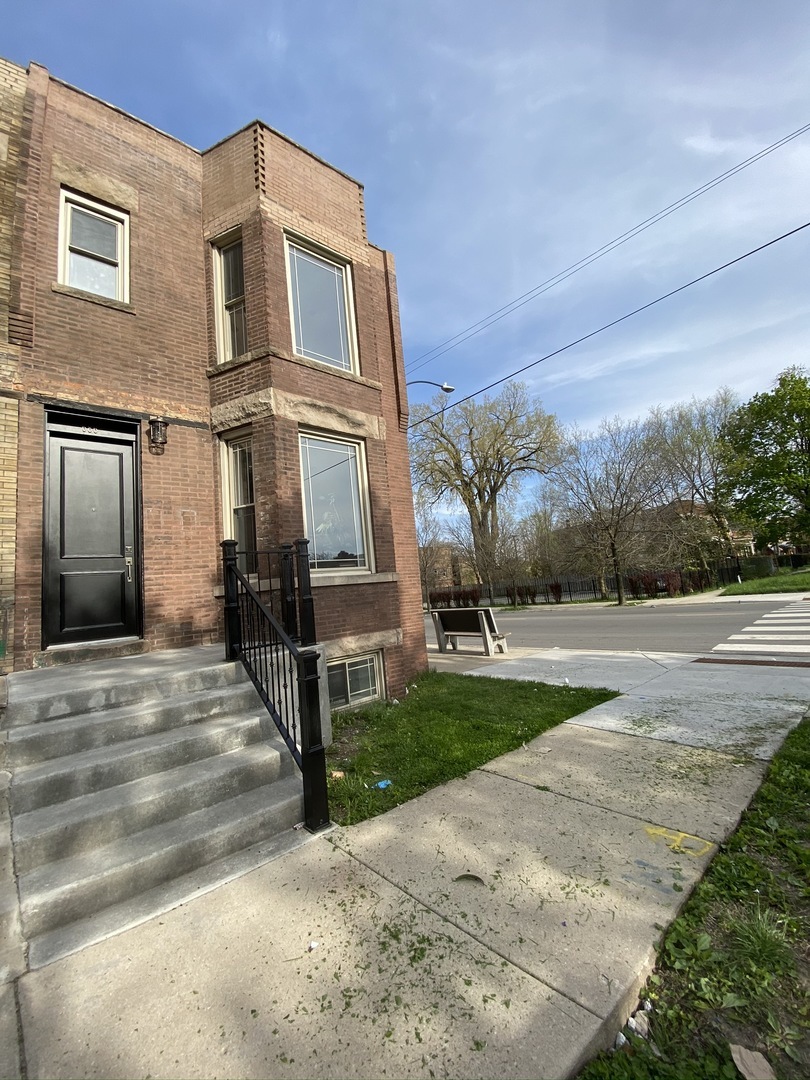 Property Photo:  6861 South Calumet Avenue  IL 60637 