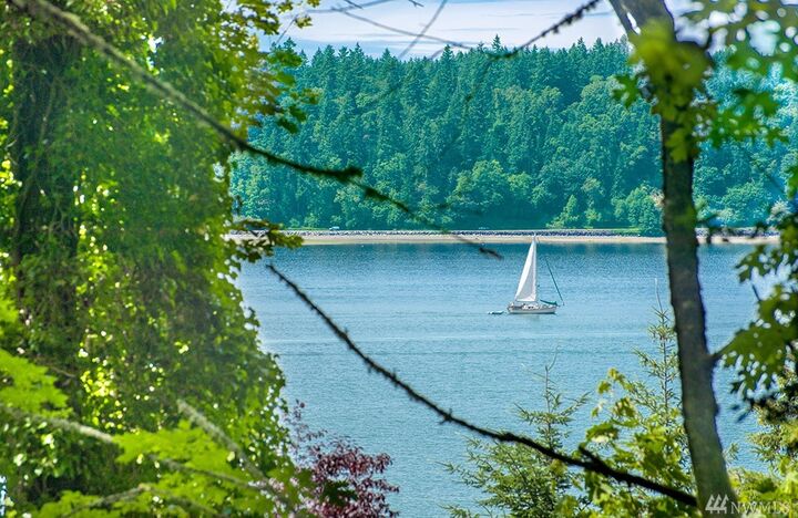 Property Photo: 104 SW 268th St WA 98070