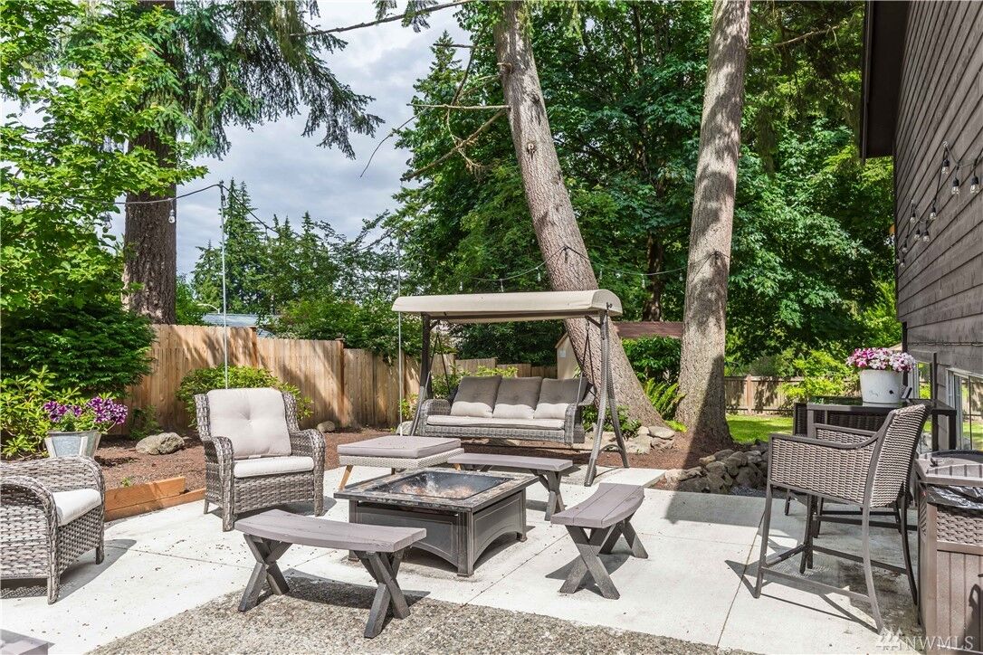 Property Photo:  15601  Cascadian Way  WA 98012 