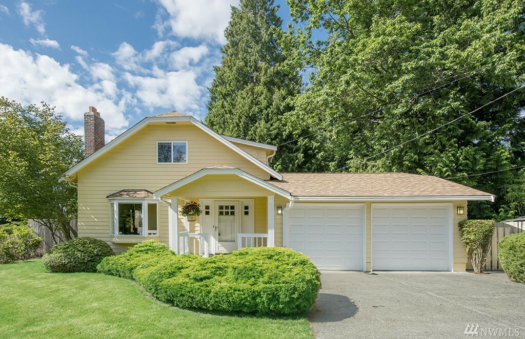 Property Photo:  3004 NE 94th St  WA 98115 