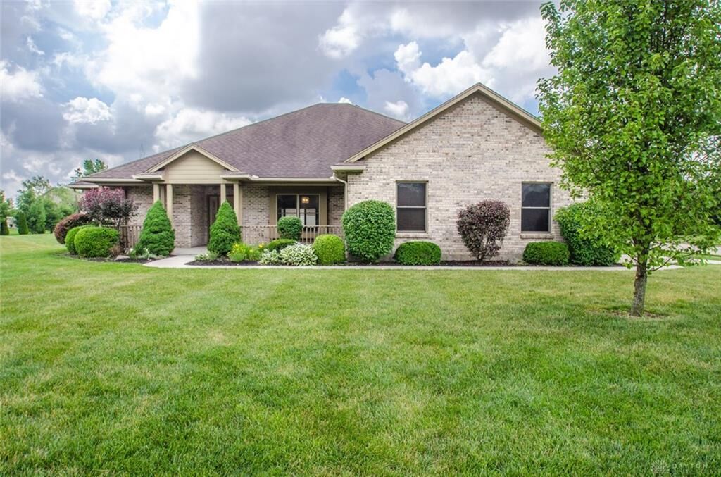 Property Photo: 601 Sedgwick Way OH 45373