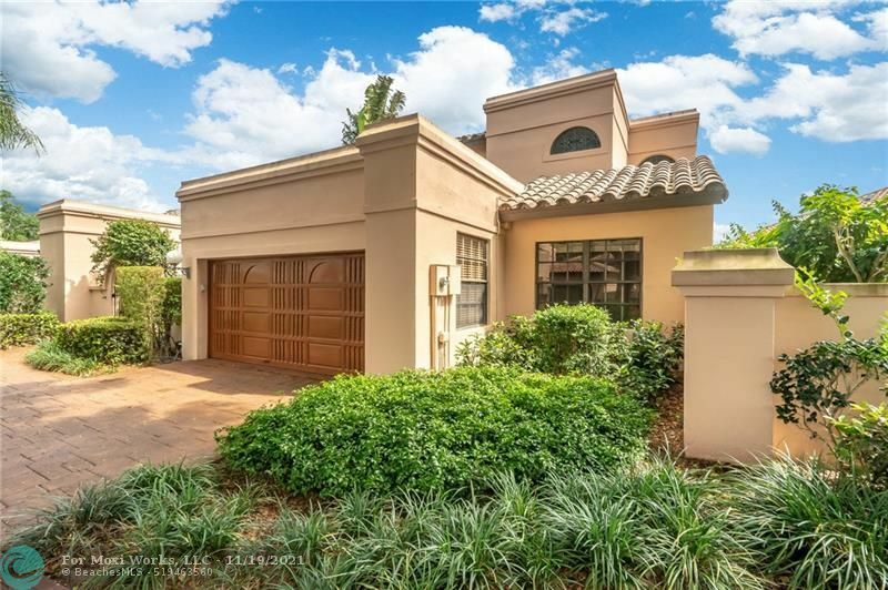 Property Photo: 540 Via Genova FL 33442