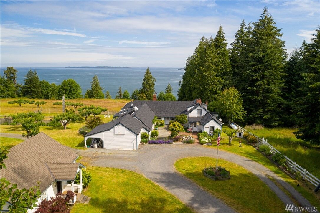 Property Photo:  260 Tidewinds Lane  WA 98245 