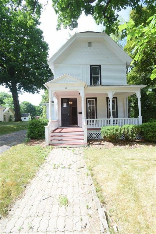 Property Photo:  41 Oak Street  NY 14414 