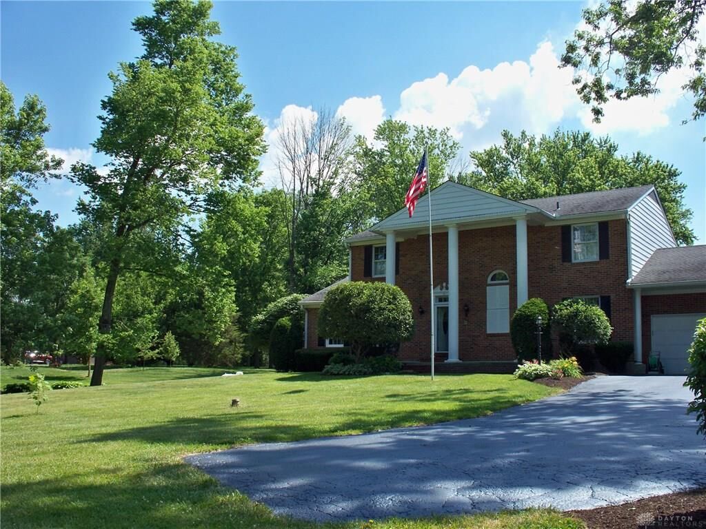 Property Photo: 7710 Crestway Road OH 45315