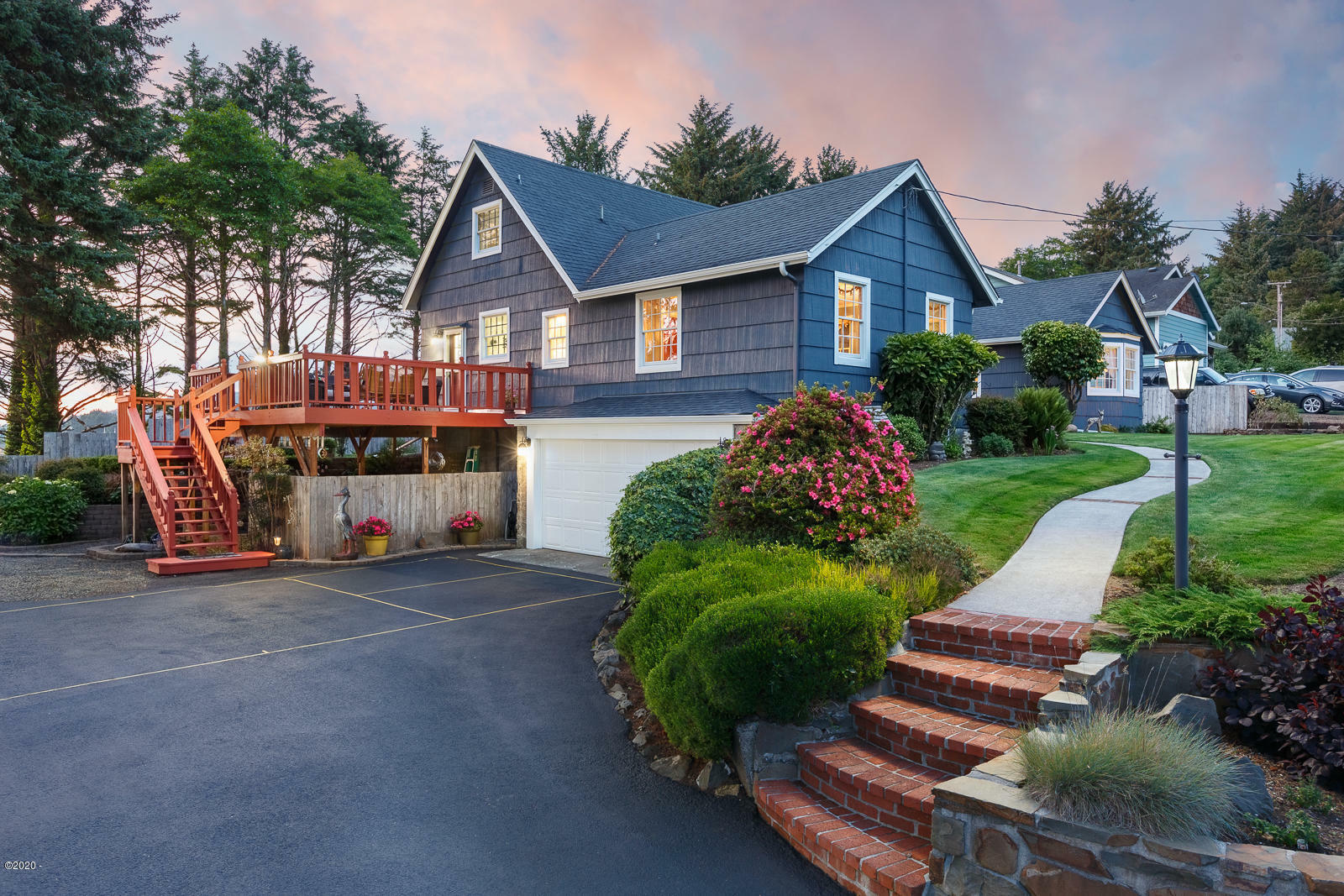 Property Photo:  2211 NE 36th  OR 97367 