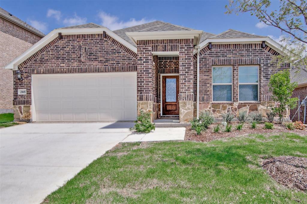 Property Photo:  205 Kirwin Drive  TX 76131 