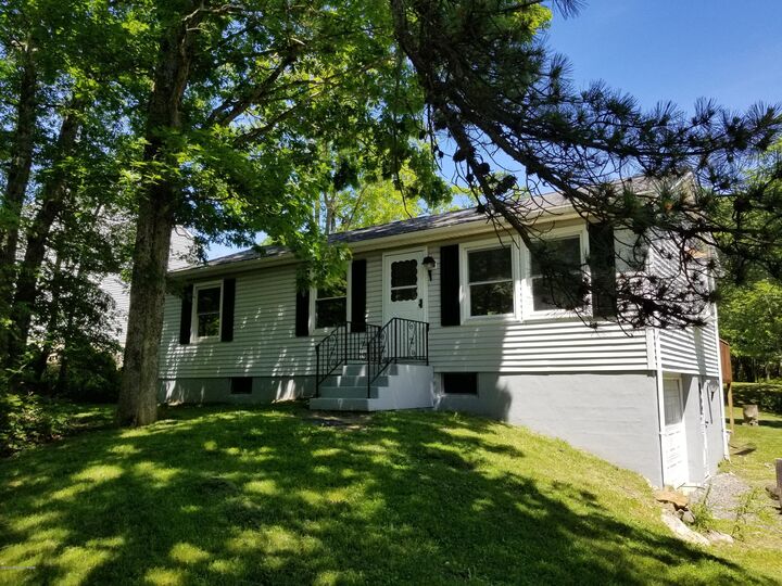 111 Williams Lane  Scotrun PA 18355 photo