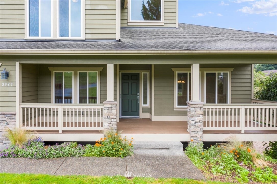 Property Photo:  3927  115th Avenue SE  WA 98290 