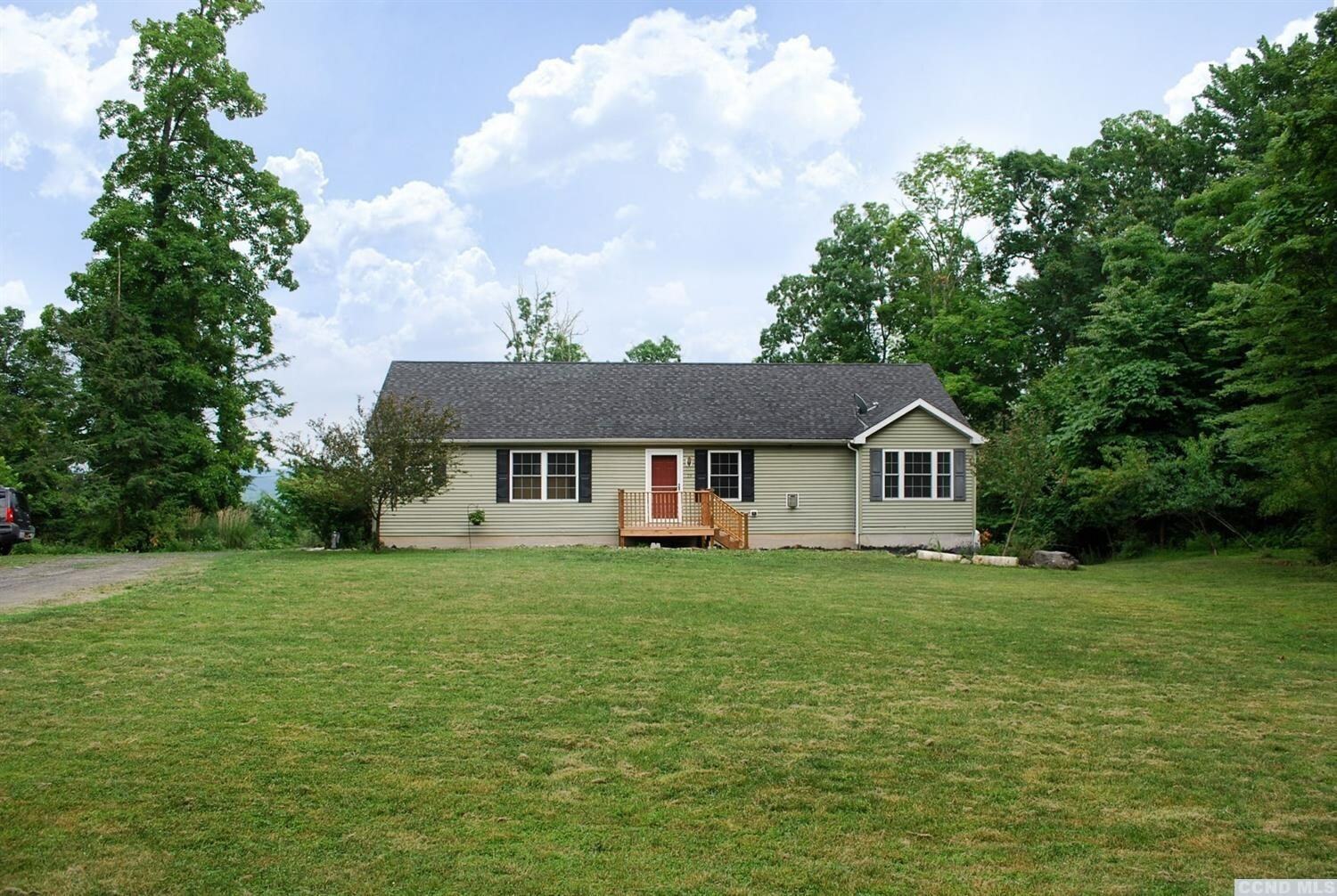 Property Photo:  19 Deer Lane  NY 12484 