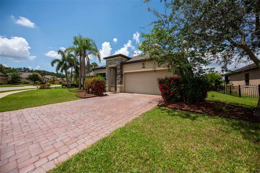 Property Photo:  2202 50th Street Circle E  FL 34221 