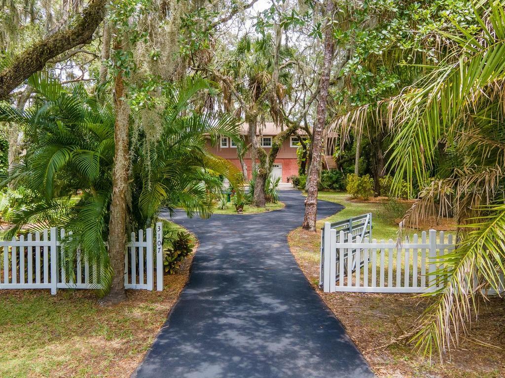 Property Photo:  3107 51st Street E  FL 34208 