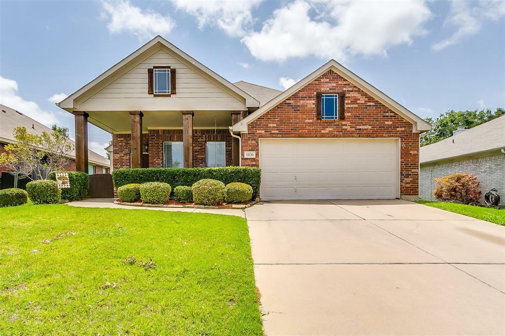 Property Photo: 1106 Thicket Drive TX 76063
