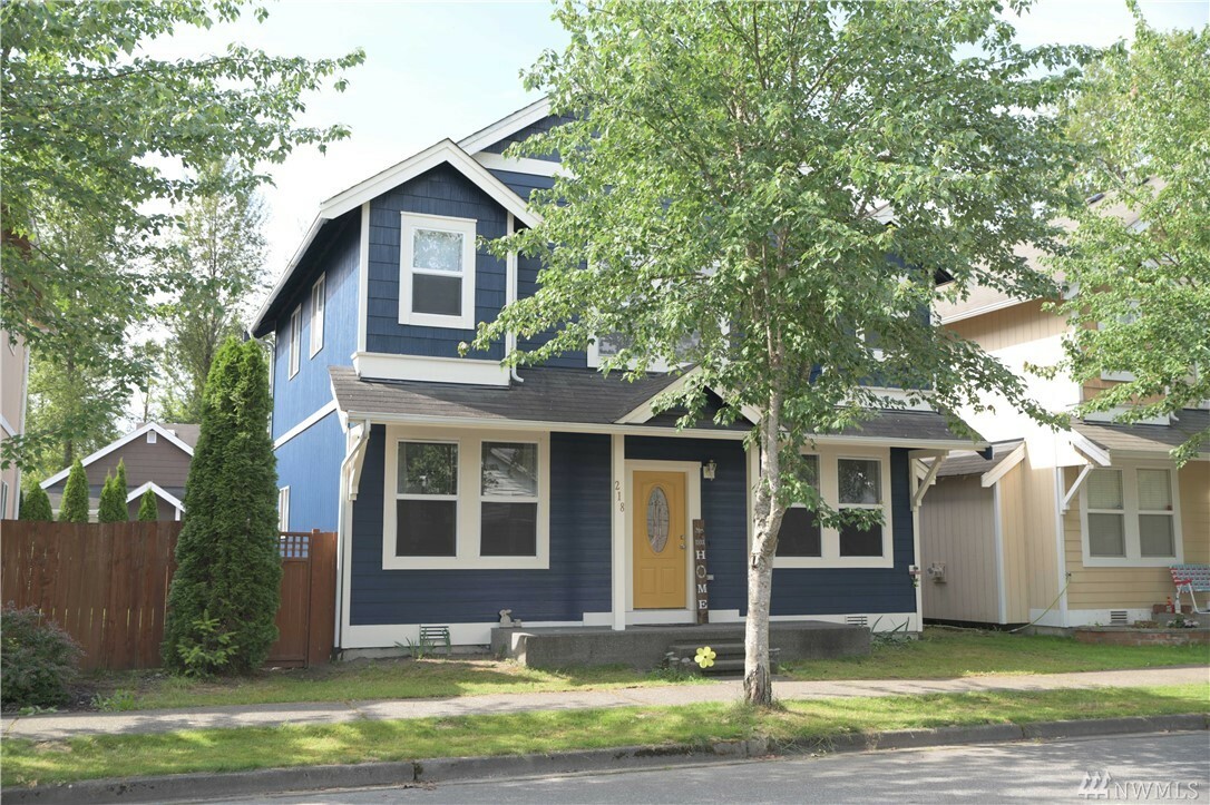 Property Photo:  218 Willow Ave  WA 98294 