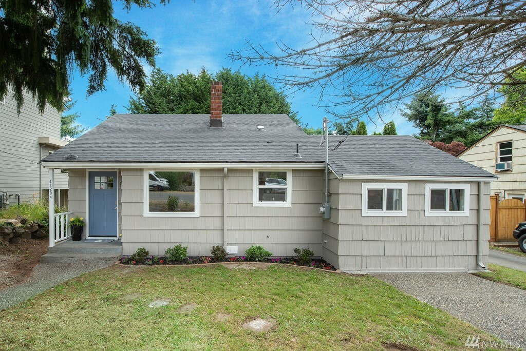 11204 Fremont Ave N  Seattle WA 98133 photo