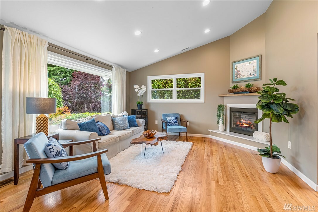 Property Photo: 3620 47th Ave SW WA 98116