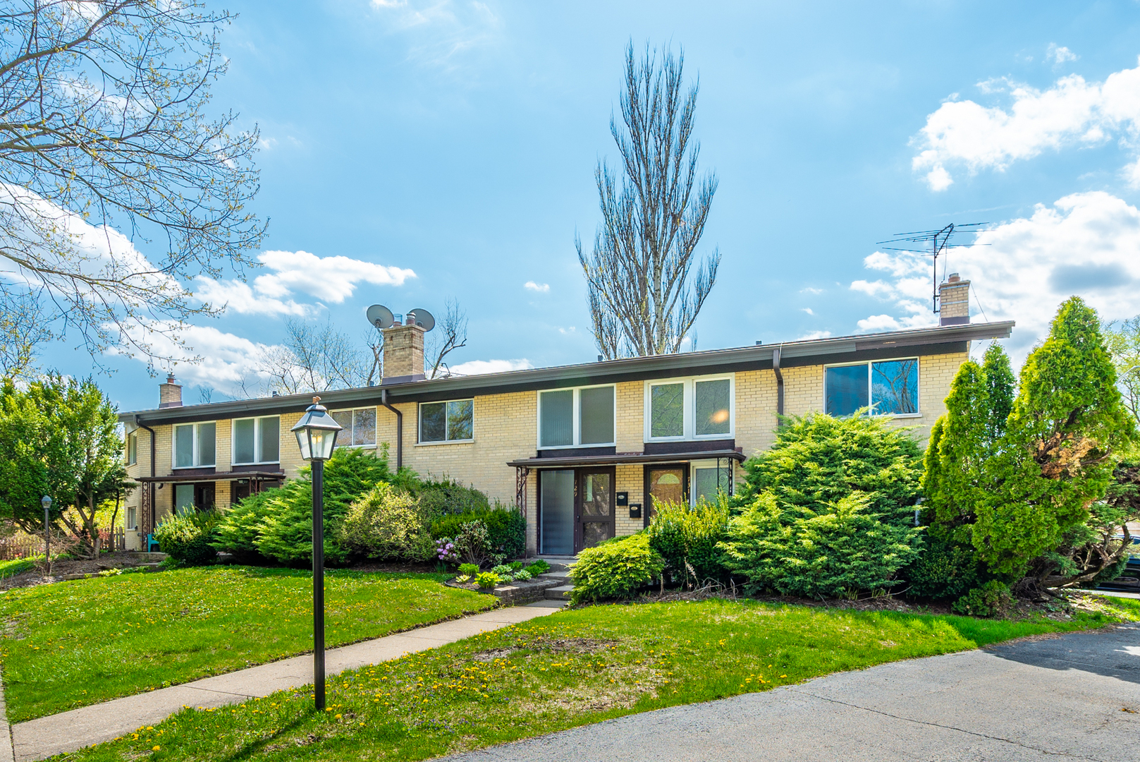 Property Photo: 731 Hibbard Road IL 60091