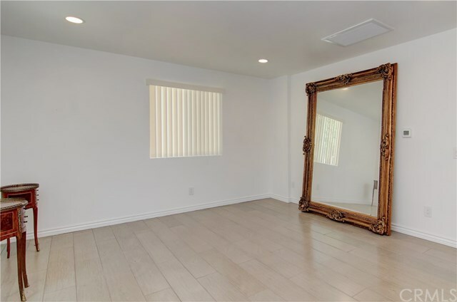 Property Photo:  500 15th  CA 92701 