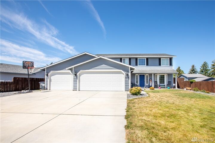 Property Photo:  1606  Dynasty Drive  WA 98837 