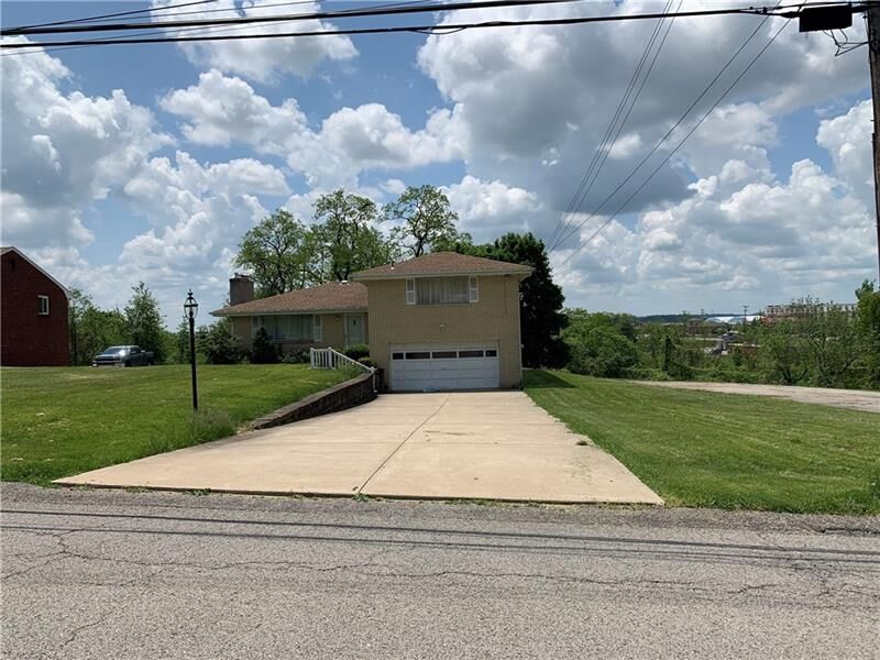 Property Photo:  110 S Patton Dr  PA 15108 