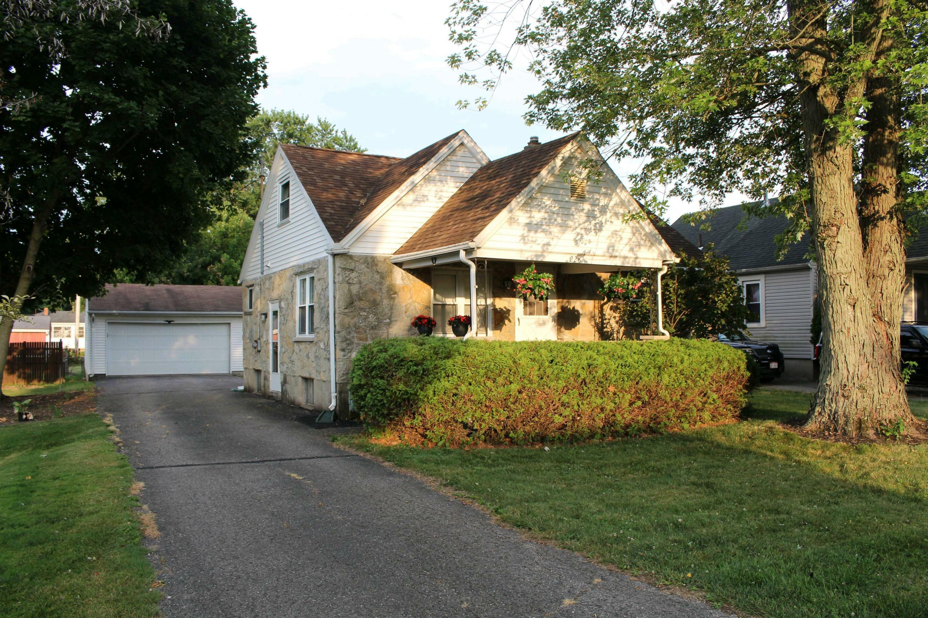 Property Photo:  226 Larchmont Road  OH 45503 