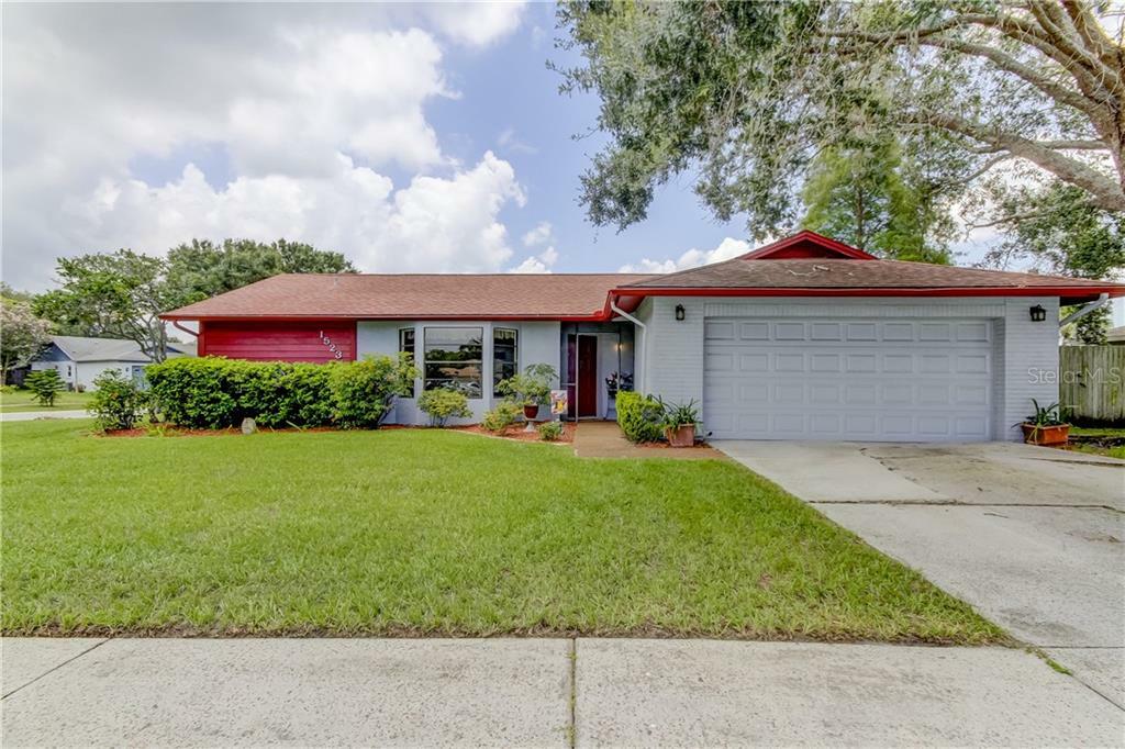 Property Photo:  1523 Blueteal Drive  FL 33511 