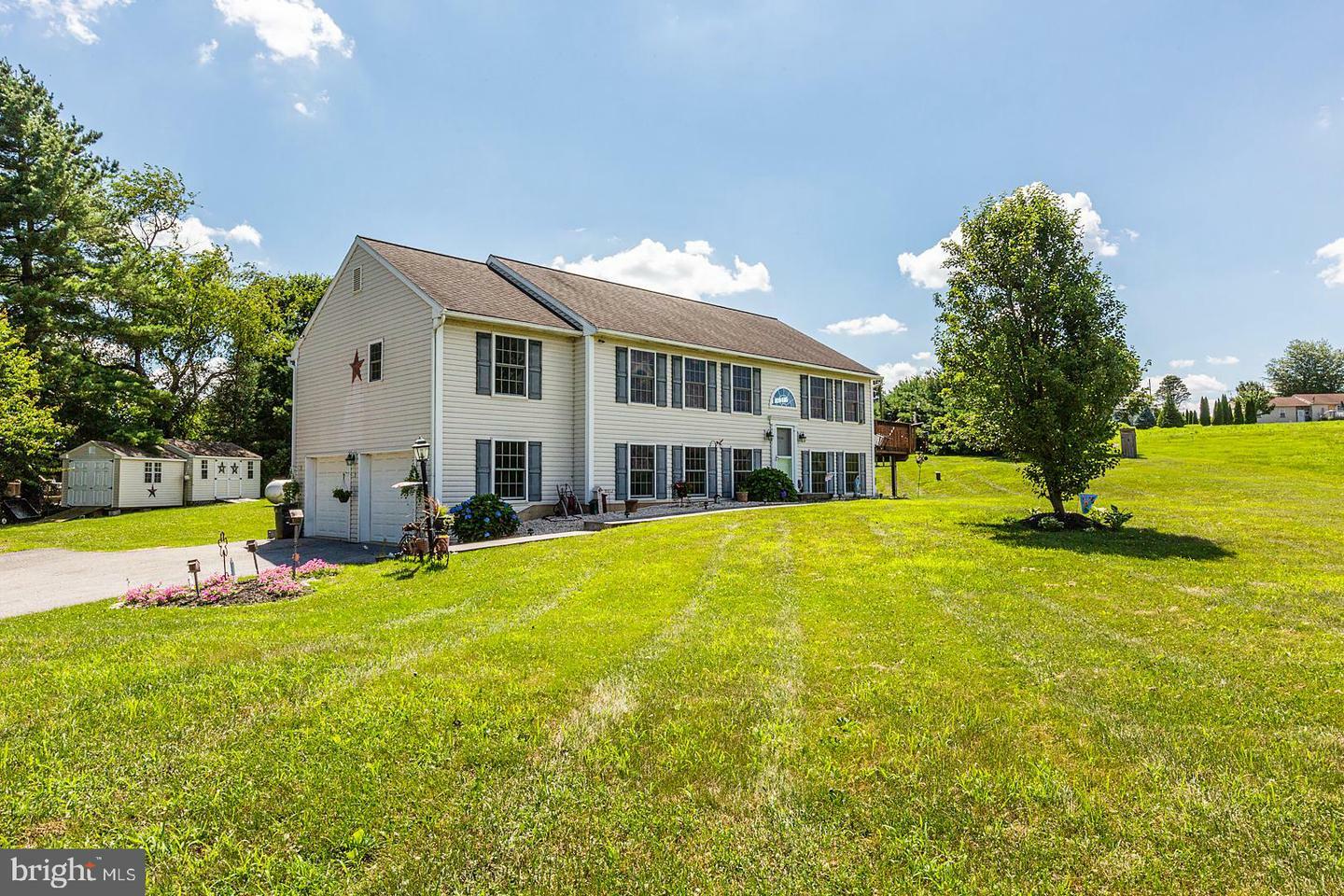 Property Photo:  13 Vineyard Road  PA 17509 