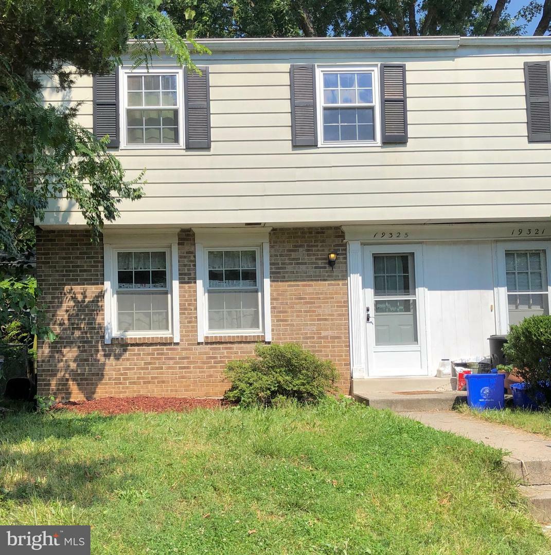 Property Photo: 19325 Running Cedar Court MD 20876