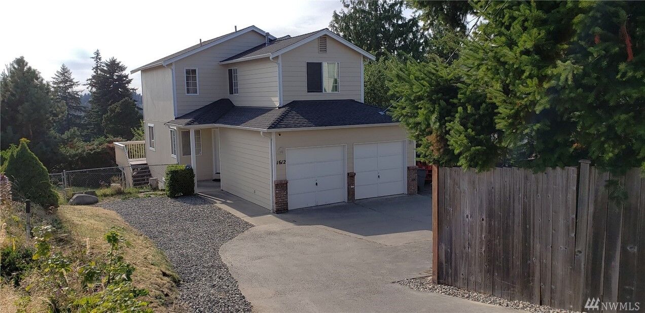 Property Photo:  1612  Juniper Street  WA 98354 