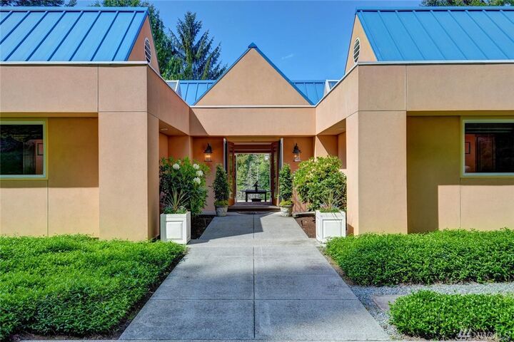 Property Photo:  1417  238th Avenue SE  WA 98075 