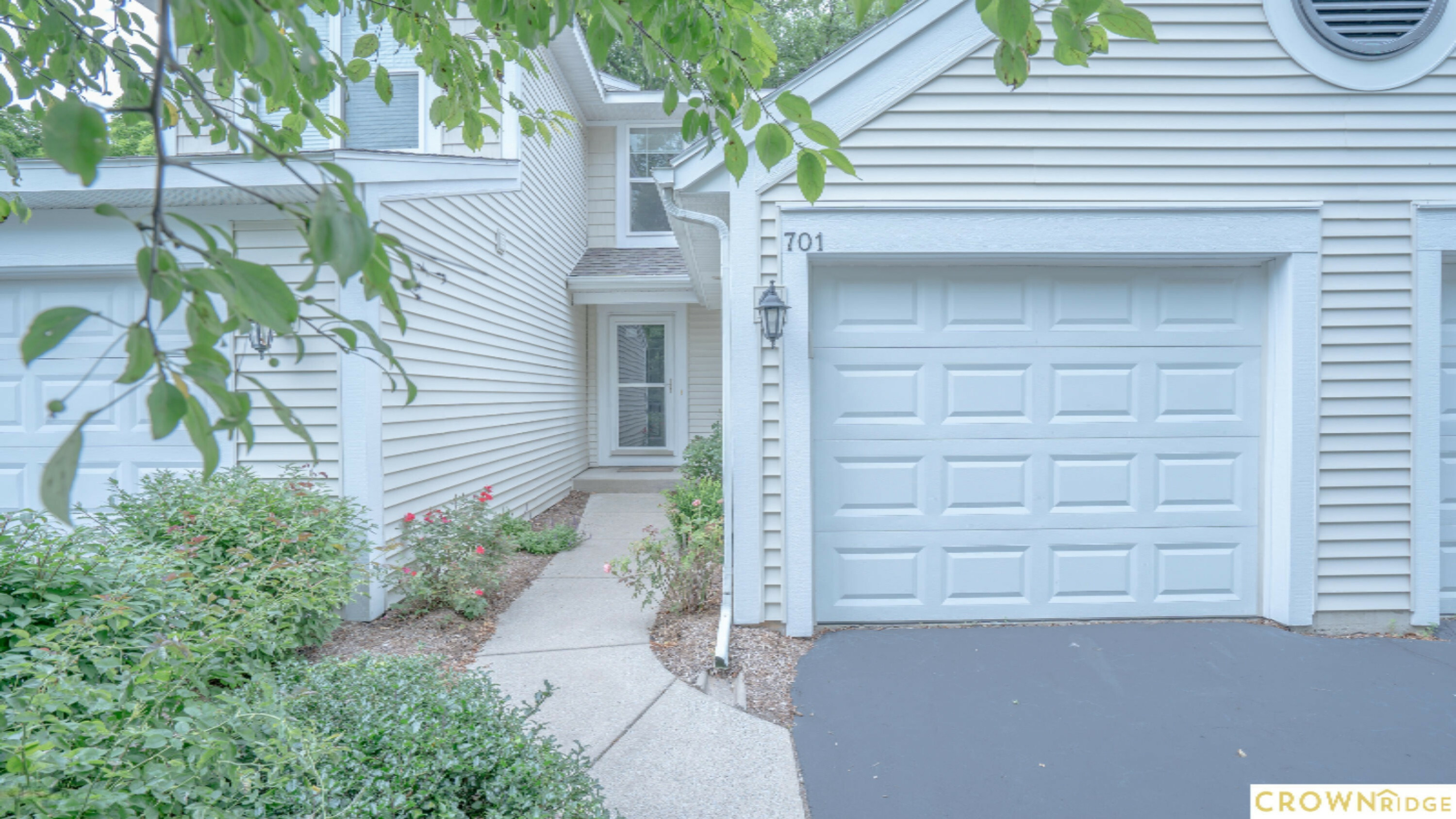 Property Photo:  701 Sun Chase Drive  MI 49424 