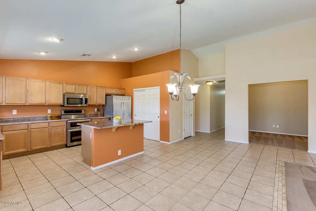 Property Photo:  15209 W Hearn Road  AZ 85379 