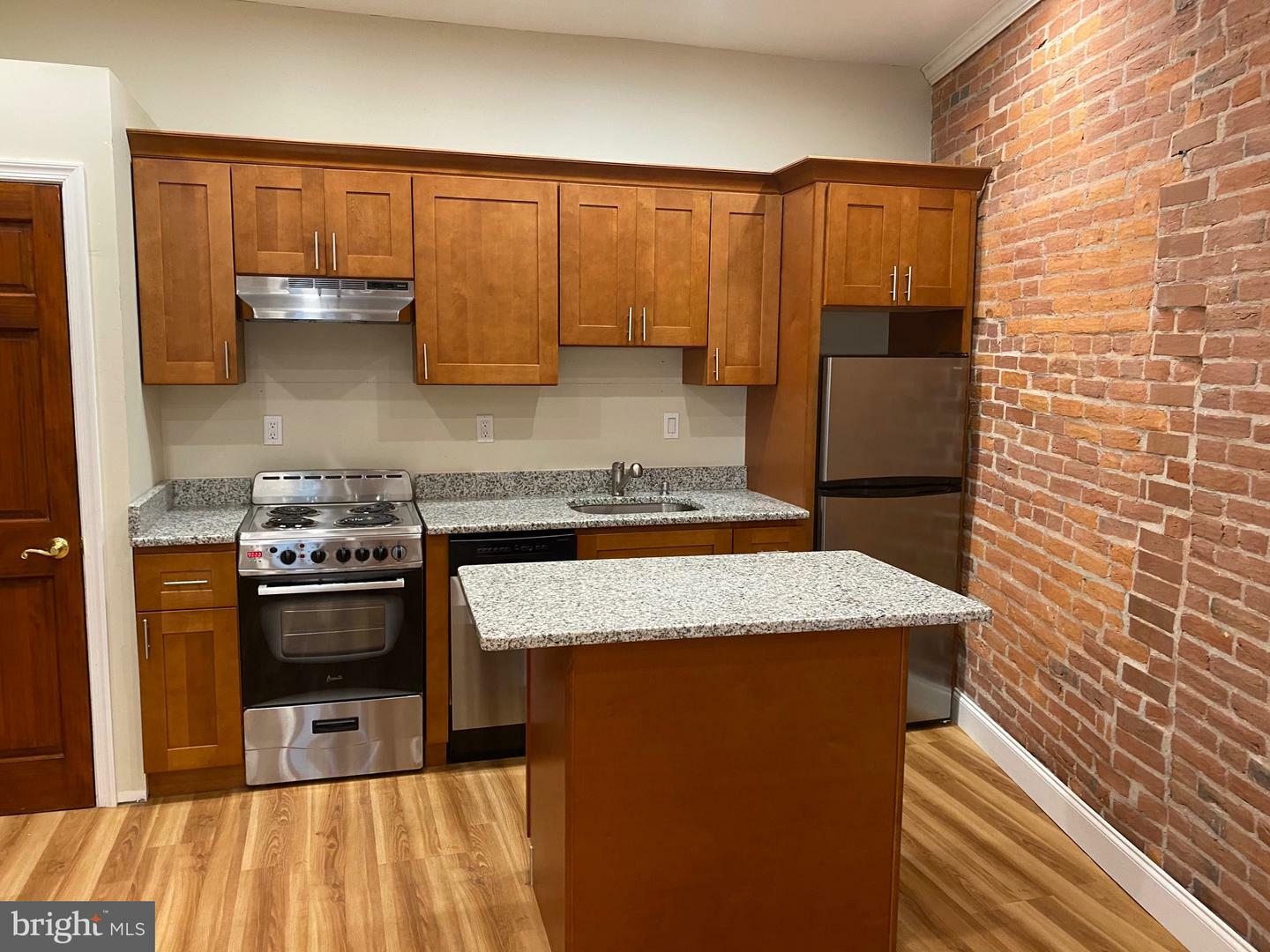 Property Photo:  1122 E Passyunk Avenue 4 ( 2nd Floor Rear)  PA 19147 