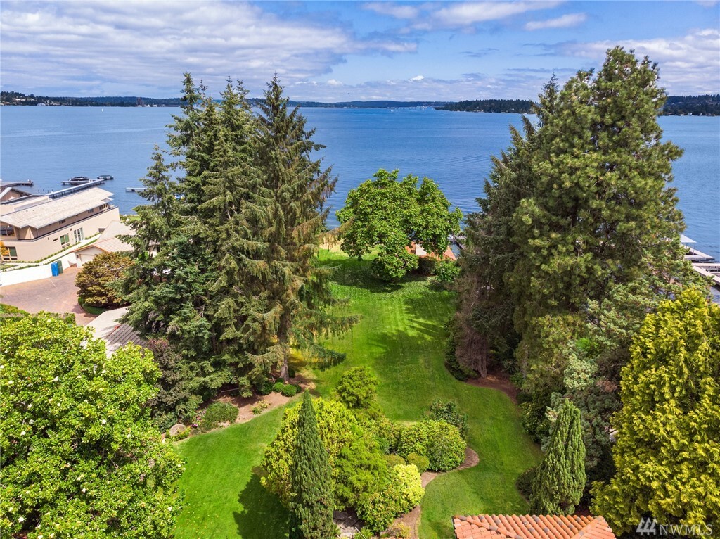 Property Photo: 6024 SE 22nd Street WA 98040