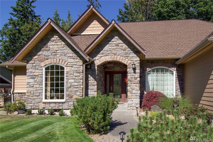 Property Photo: 613 Del Guzzi Dr WA 98362