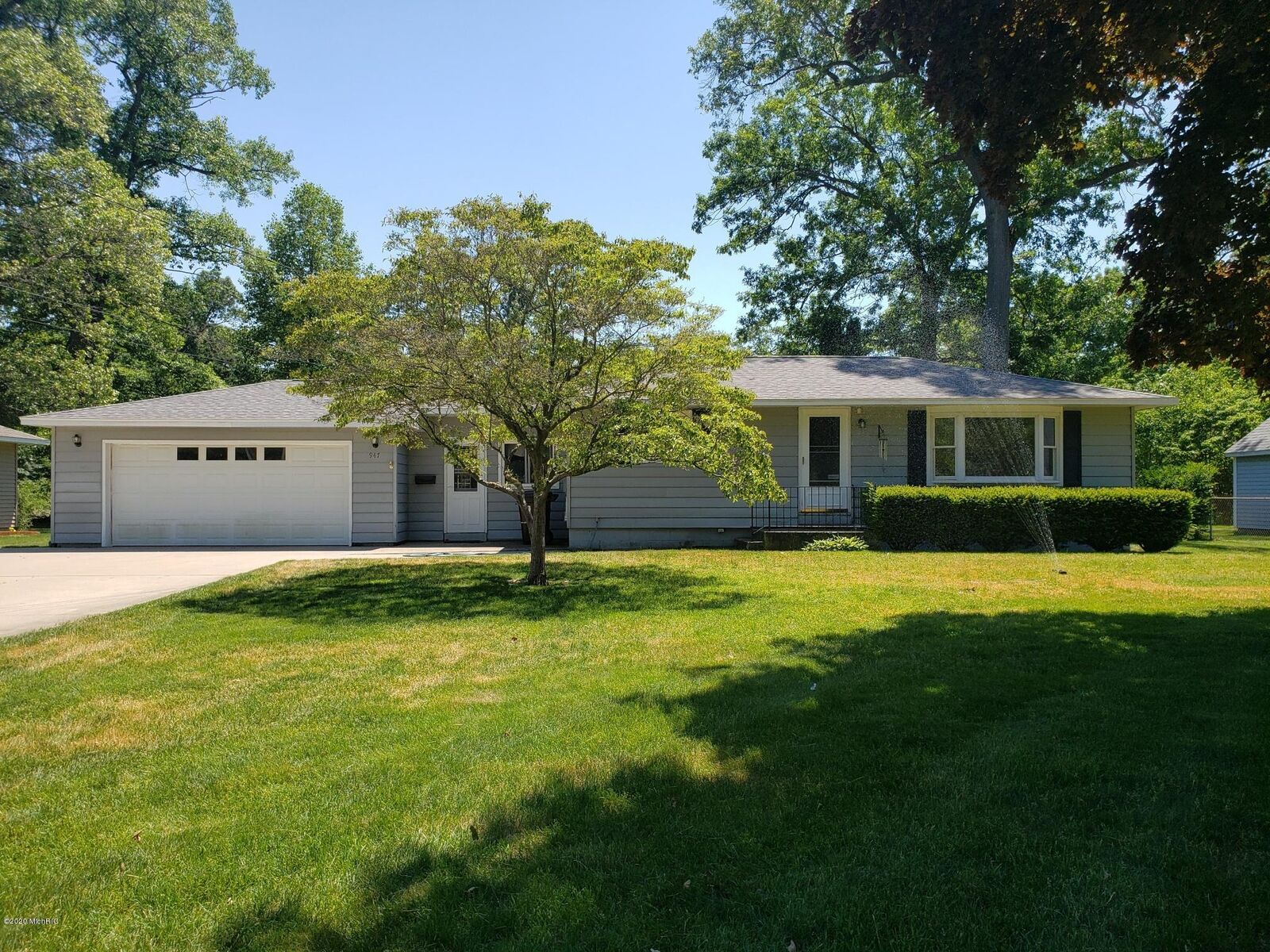 Property Photo:  947 Bob Avenue  MI 49445 