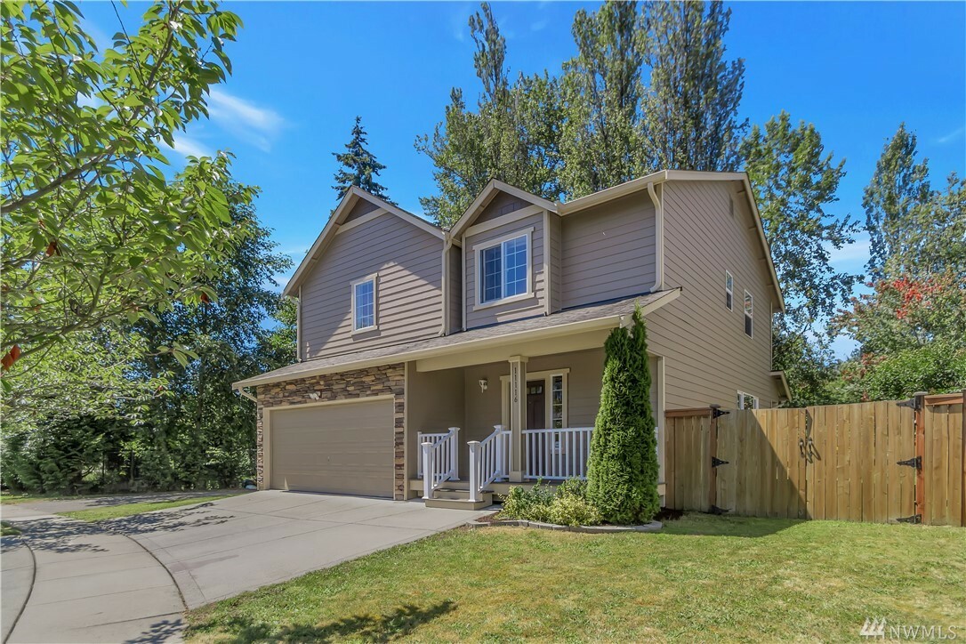 Property Photo:  11116 Meridian Place W  WA 98204 