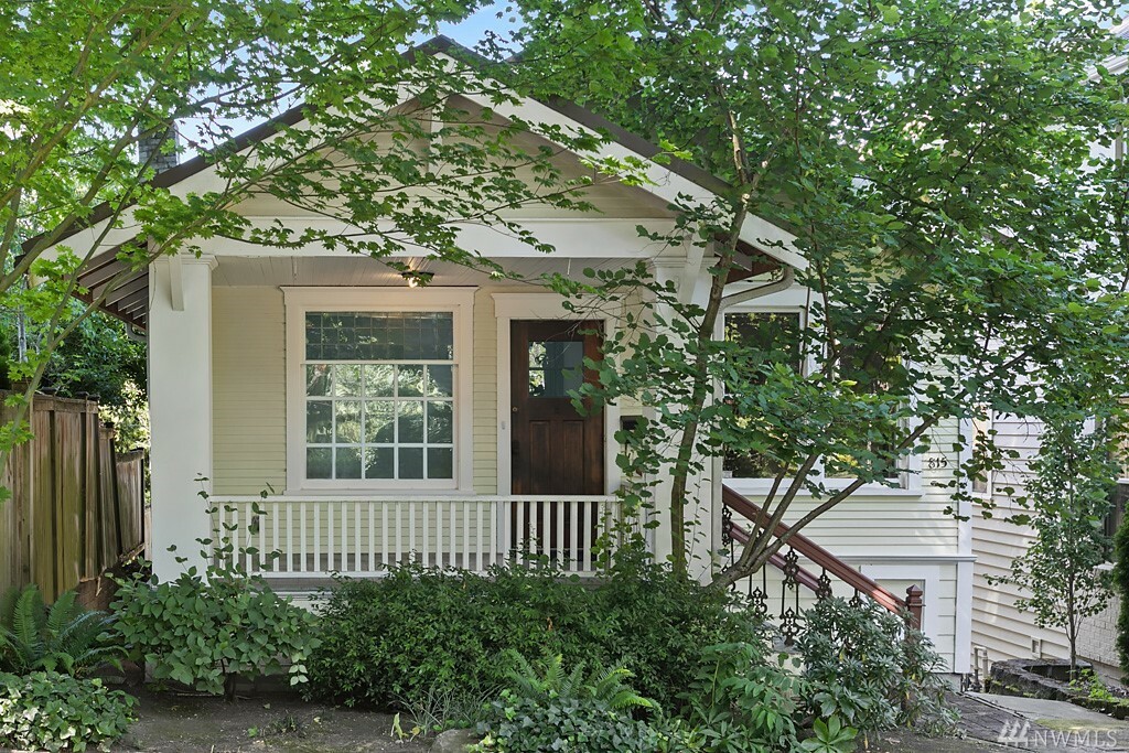 Property Photo: 815 33rd Avenue E WA 98112