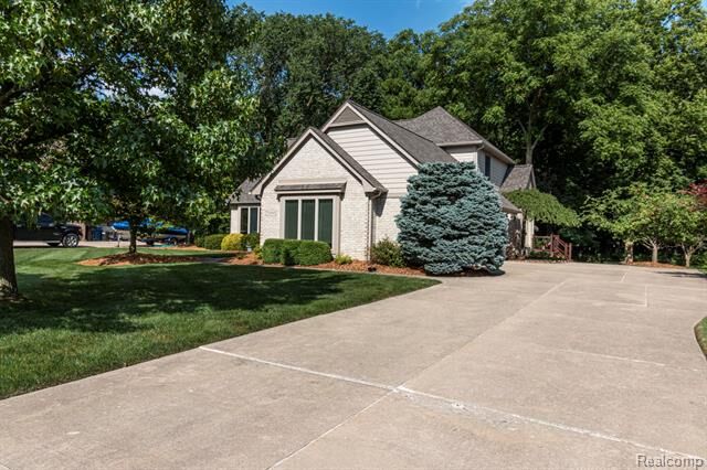 Property Photo:  25093 Parke Lane  MI 48138 
