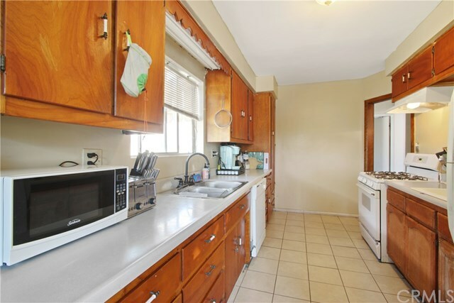 Property Photo:  341 W Clarion Drive  CA 90745 