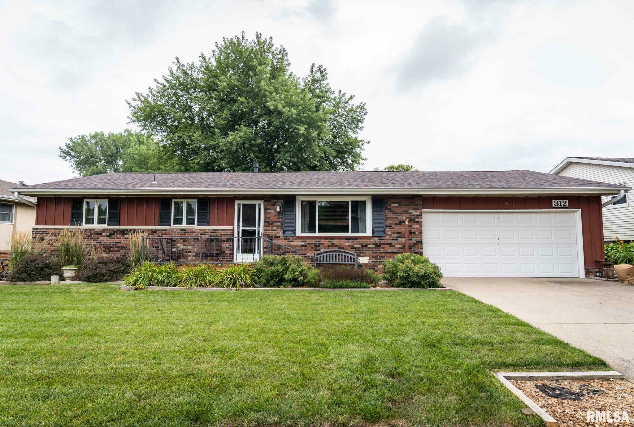 Property Photo:  312 Linden  IL 61554 