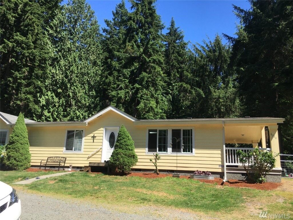Property Photo:  6724 203rd Ave SE  WA 98290 