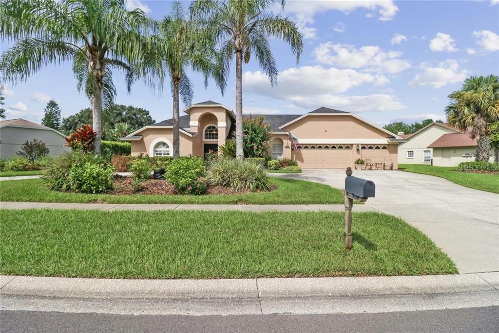 Property Photo: 16910 Equestrian Trail FL 33556