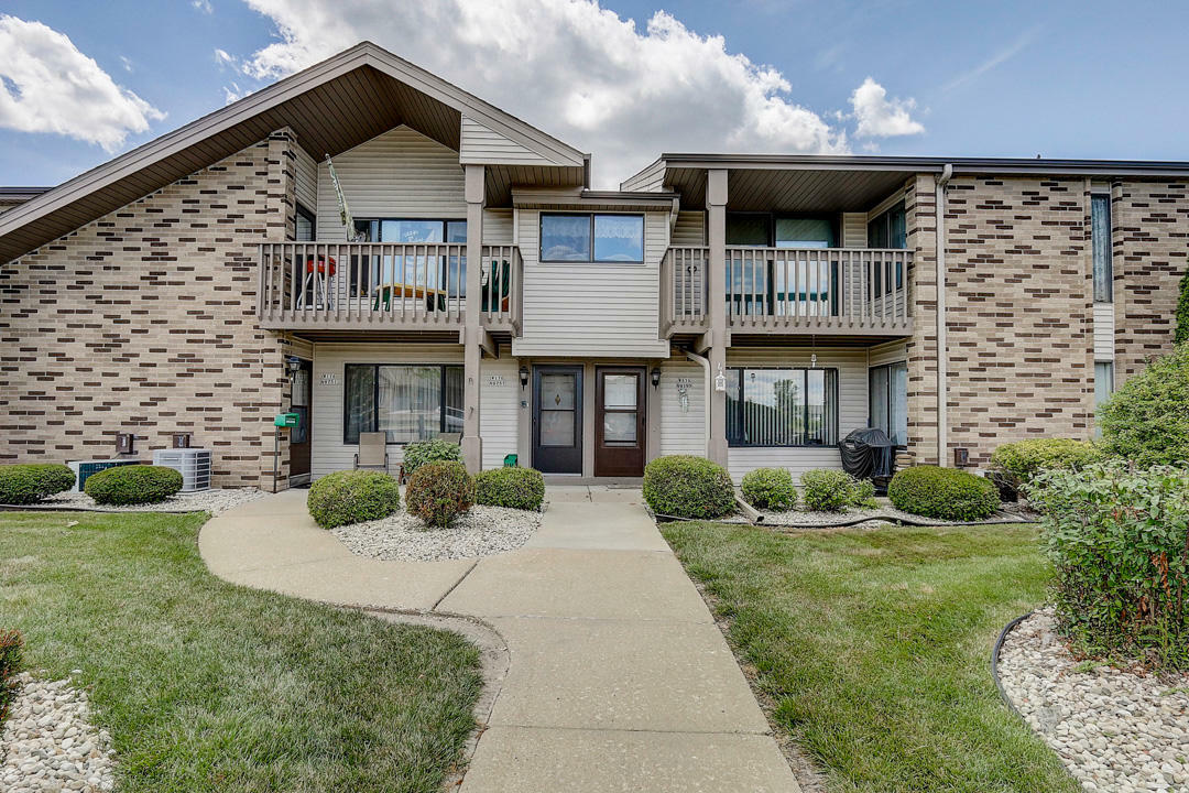 Property Photo: W176n9751 Rivercrest Dr WI 53022